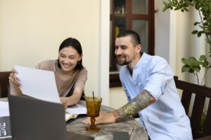Bavaria-Finanz teilt Erfahrungen: Warum Vermittlungsgebühren entstehen – und wofür sie verwendet werden